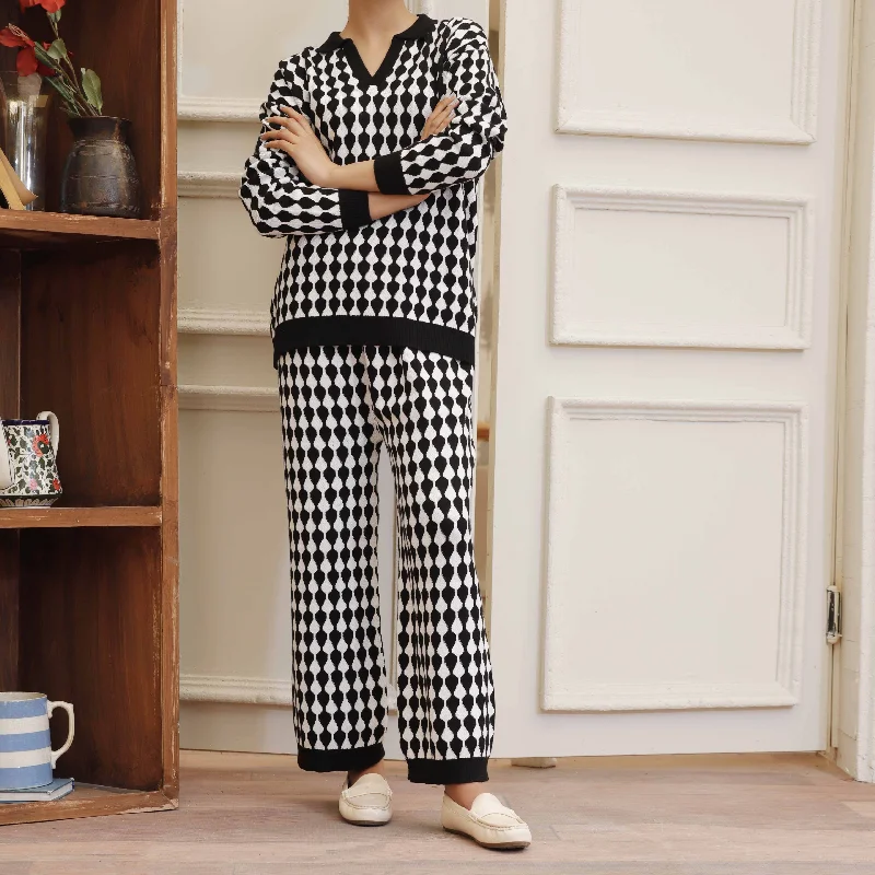 Price Reduction Black Cotton Thread Winter Sweaters Co ord Set PW4840