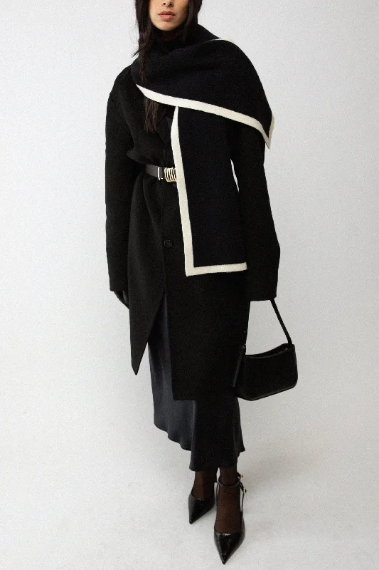 Weekend Specials to Delight CONTRAST EDGE SCARF