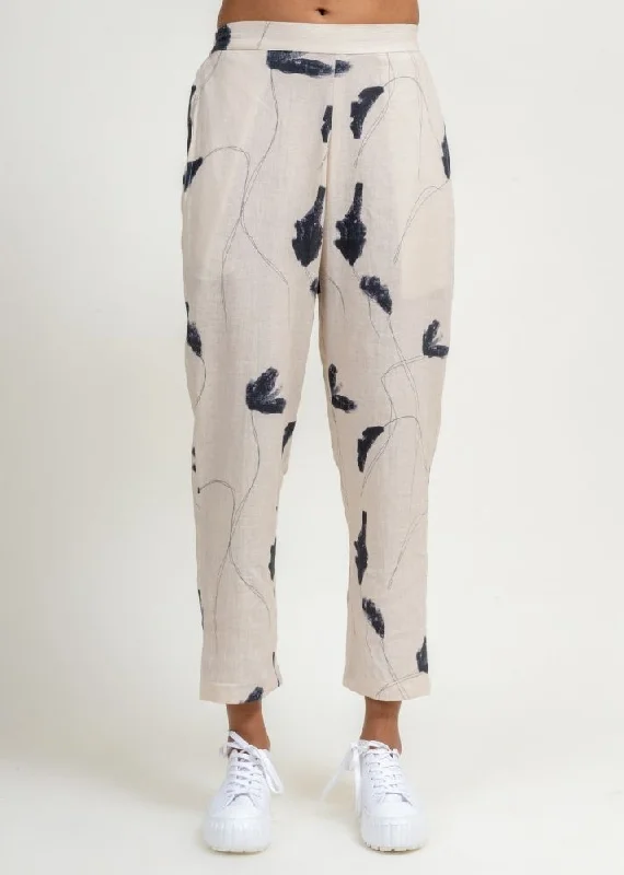 Weekend Deals That Please Tapered Printed Pants