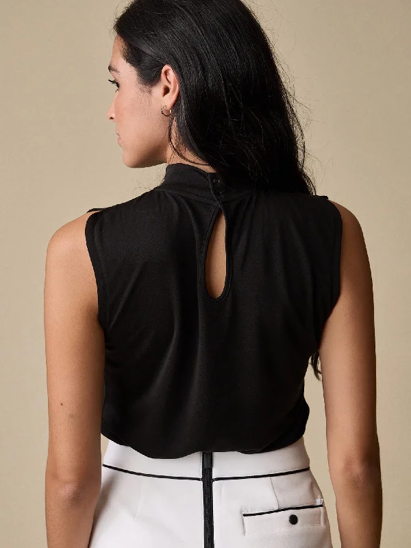 Online Exclusive Sleeveless Keyhole Top