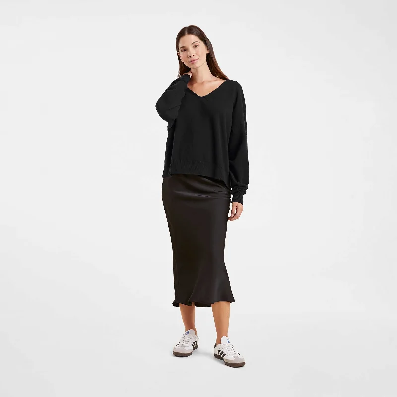 Weekend Bargains to Grab Luxe Knit V-Neck Sweater | Black
