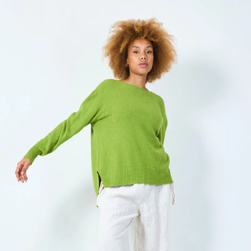 GREEN