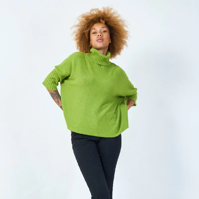GREEN